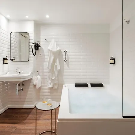 H Regas Adults Only بيت ضيافة برشلونة